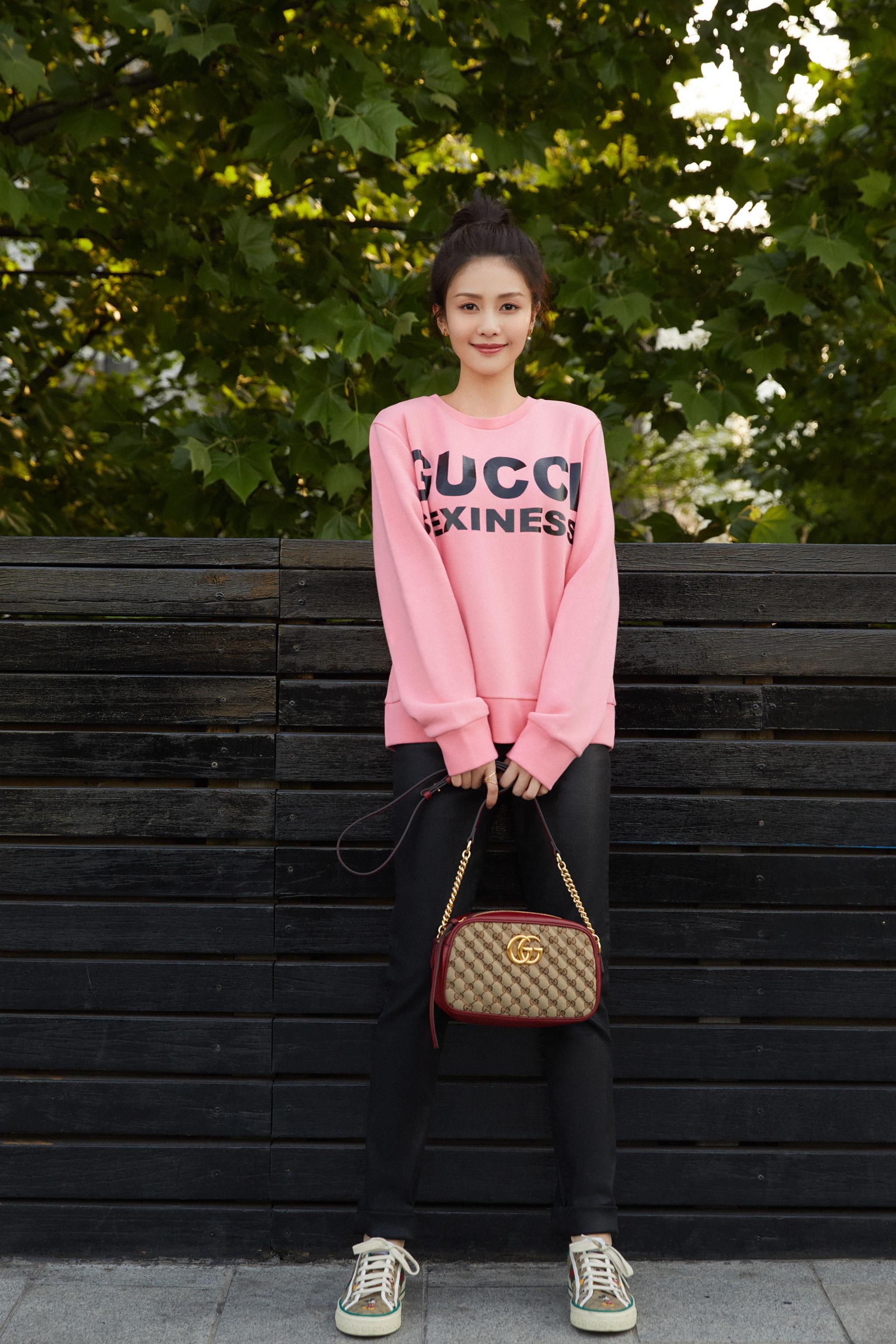 欢娱影视演员白鹿my街拍写真大片今日曝光