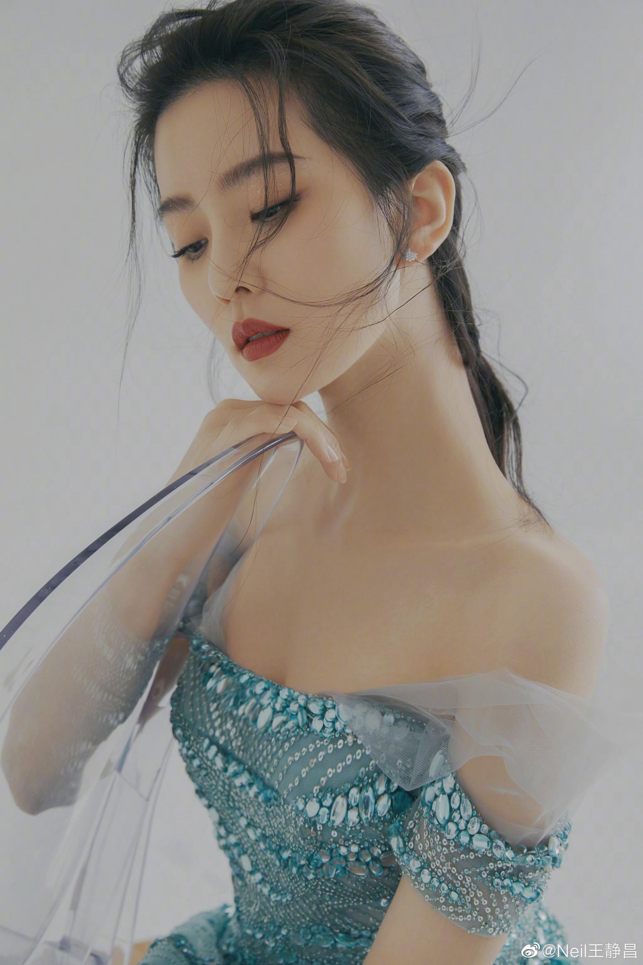 参加时尚文化大赏红毯造型……|qeelin|刘诗诗_新浪新闻