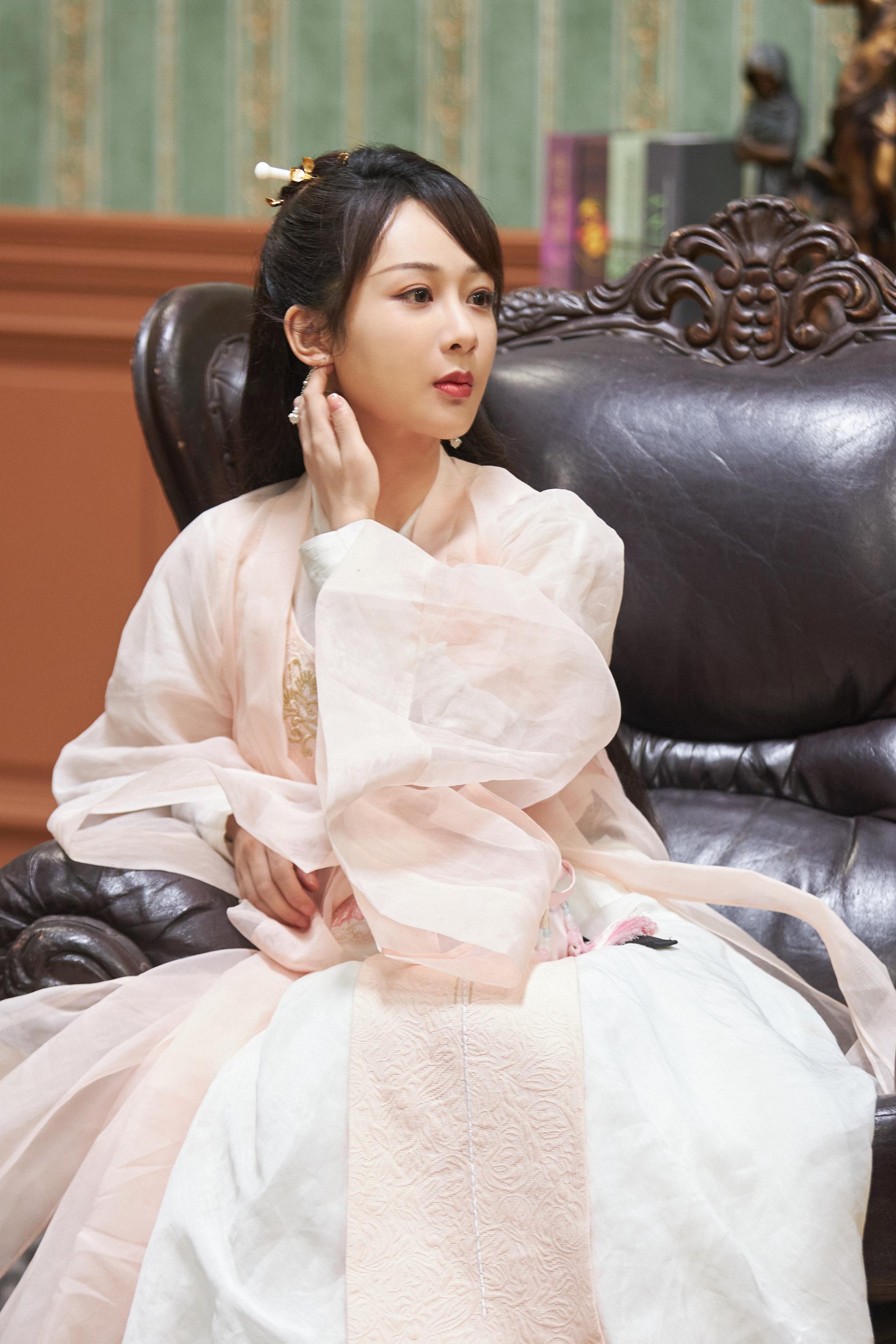 杨紫萌探探探案今晚造型 久违的古装的紫妹要回来啦……_高清图集