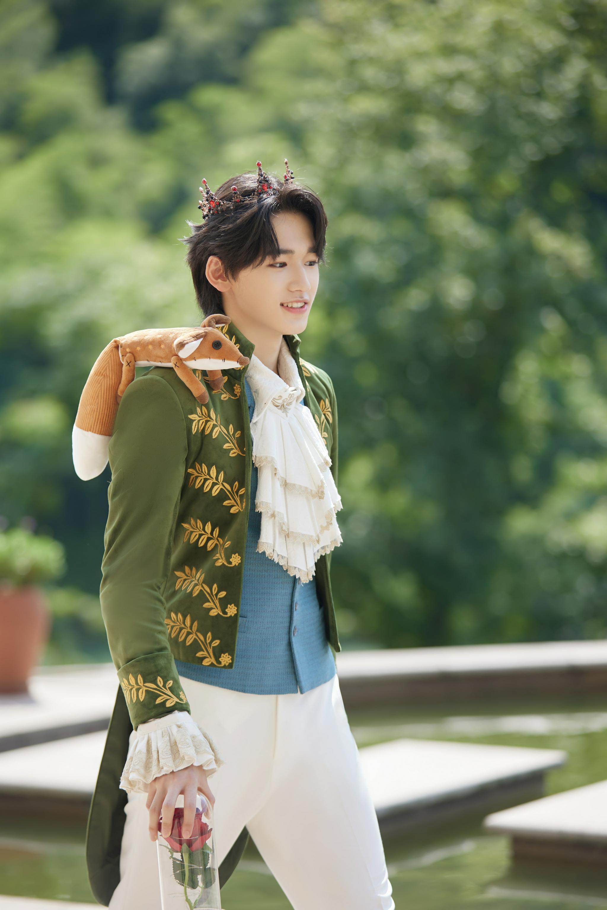 宋亚轩萌探探探案剧照 轩轩太好看了……_高清图集_新浪网