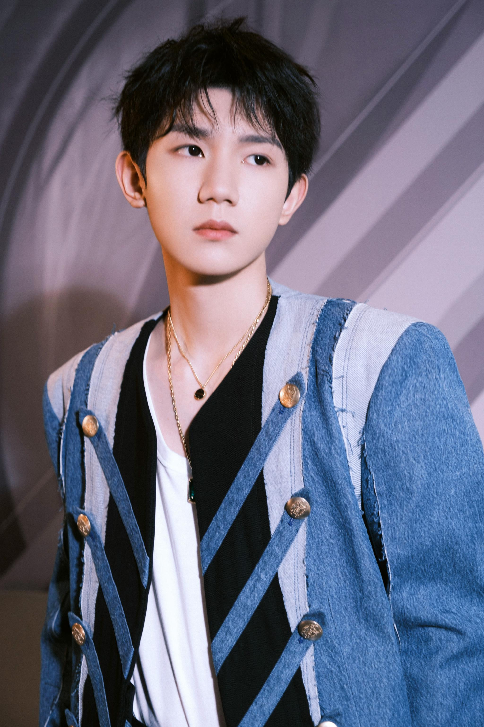 王源答案奇遇夜造型 黑白博弈 帅气源哥……|王源|博弈_新浪新闻