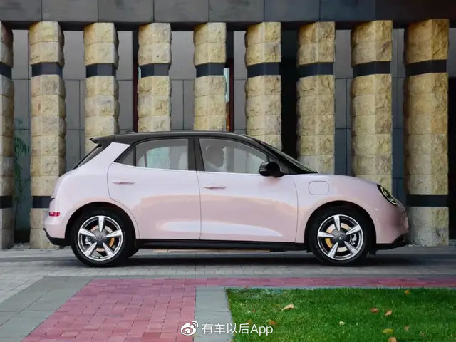 时尚小巧，女生最爱，通勤代步超划算，10万出头开回家！