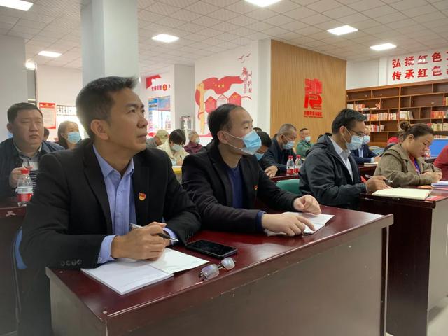 【学习宣传贯彻党的十九届六中全会精神】专题宣讲进社区进村屯休闲区蓝鸢梦想 - Www.slyday.coM