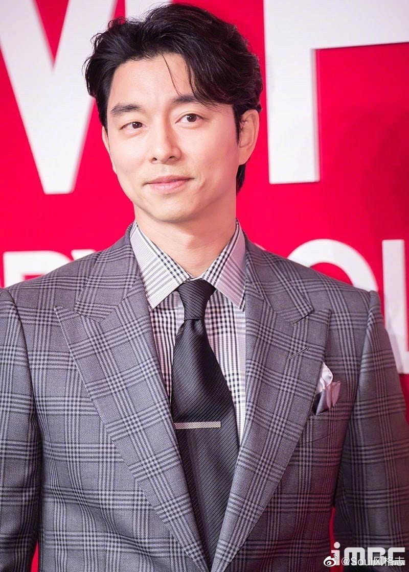 孔刘今日活动造型 西装革履大长腿 好帅的阿加西!_高清图集_新浪网