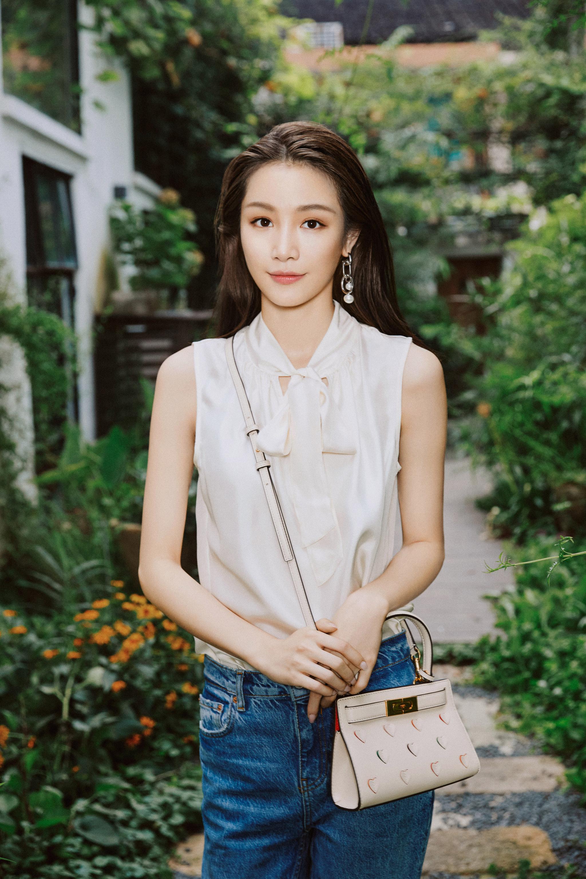 欢娱影视演员@张楠zz 演绎tory burch七夕限定胶囊系列|张楠|胶囊|七