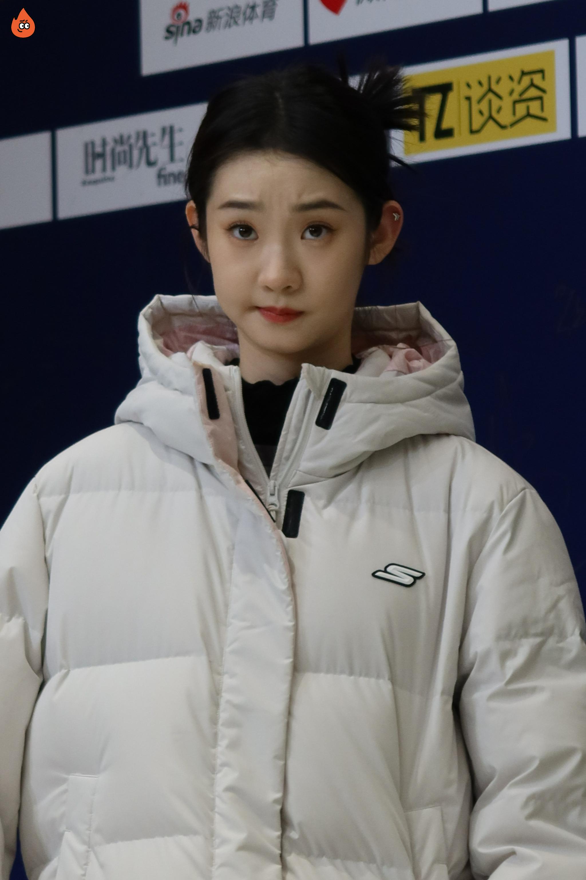 超新星|张艺凡|硬糖_新浪新闻