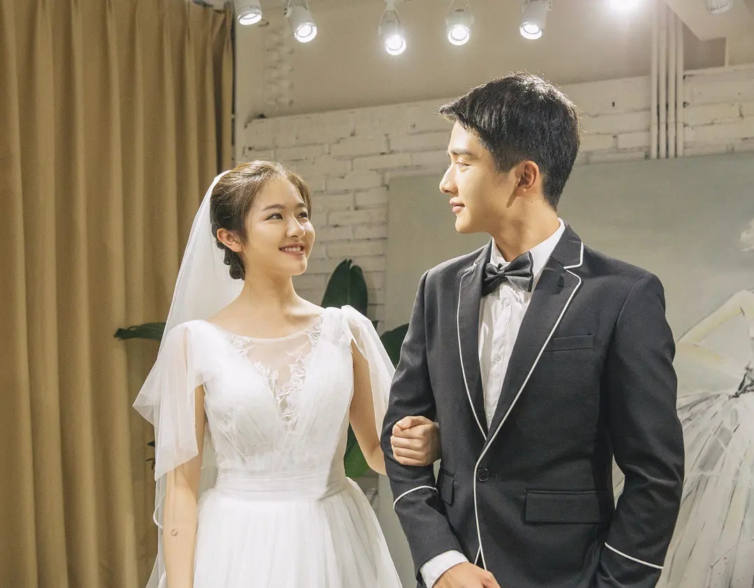 "我叫余淮,这人叫耿耿,我两连起来这耿耿于怀啊"—耿耿和余淮最后终于