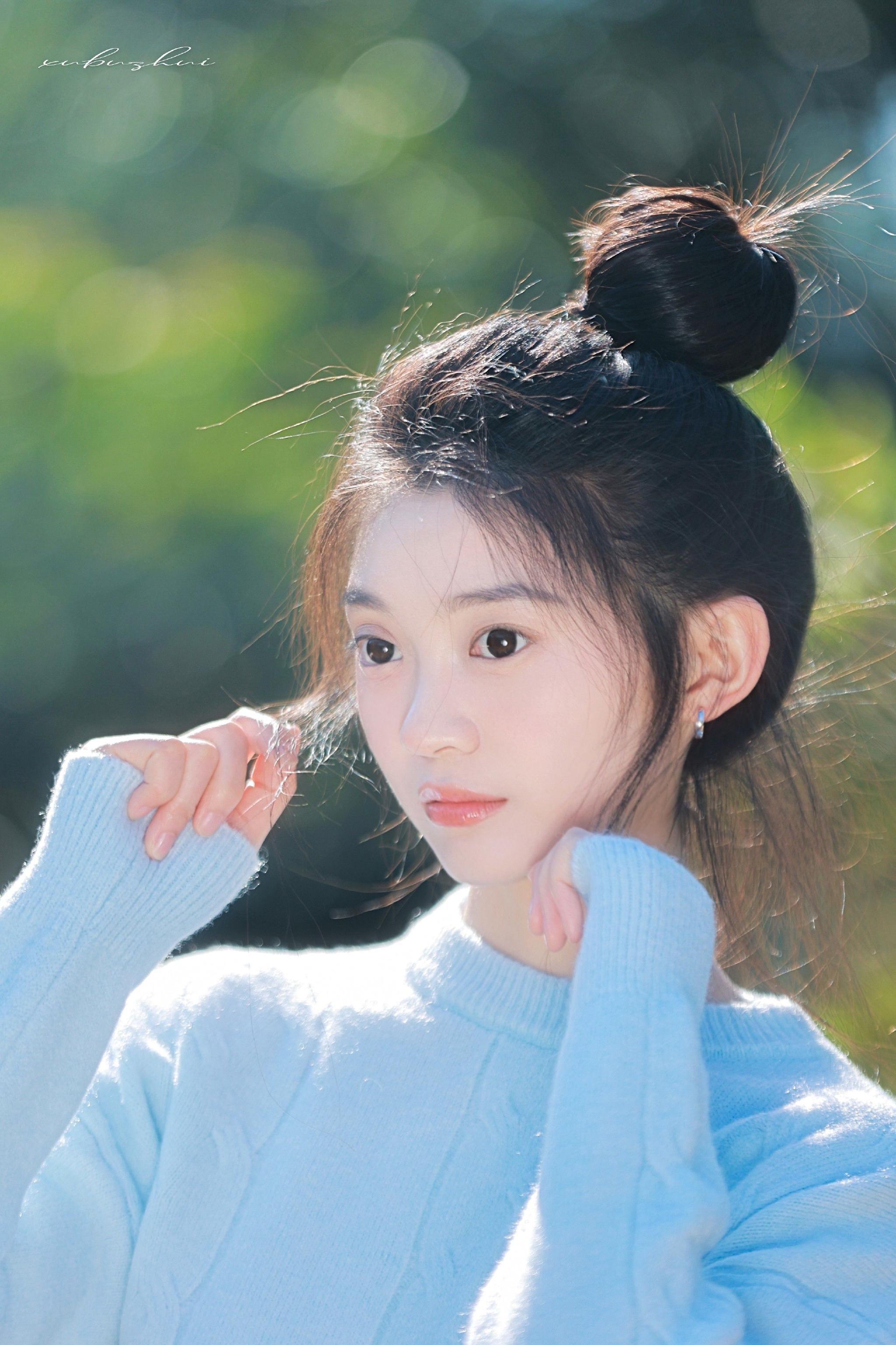 彭瑶,出生于湖南,身高166cm, 体重92斤,就读于北京电影学院__财经头条