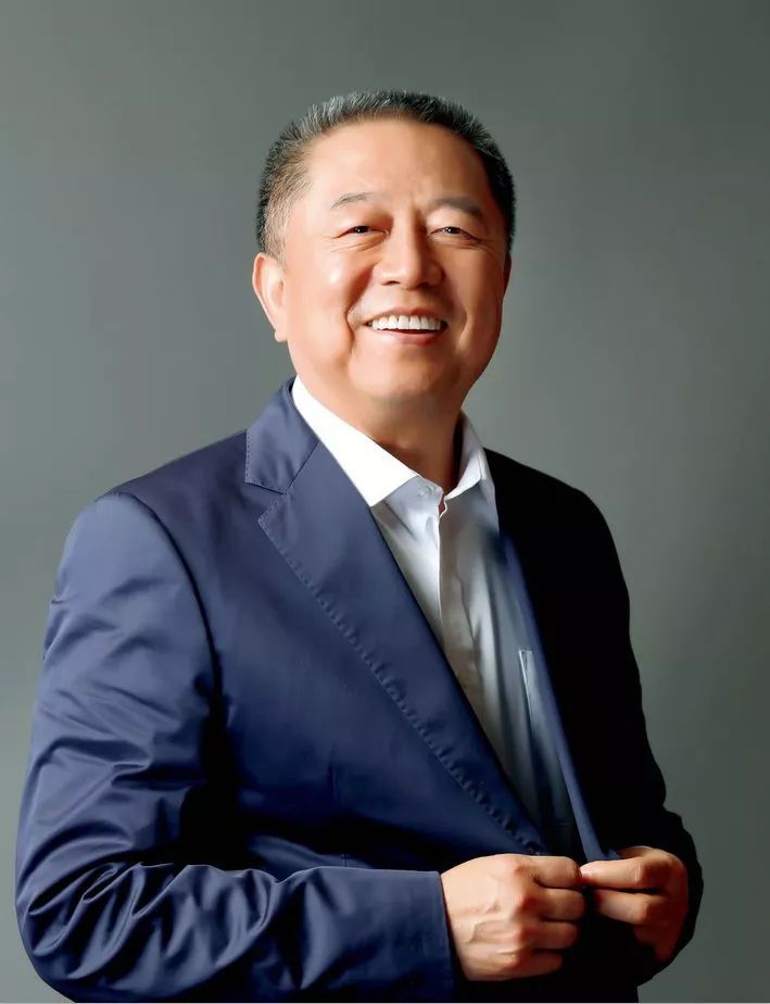 名人汇客厅建业集团董事长胡葆森很多人问我为什么甘心吃亏