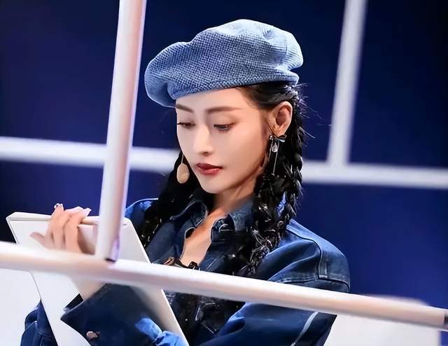 电影之夜红毯生图最美女星，比精修还惊艳，不愧是直男最爱女神休闲区蓝鸢梦想 - Www.slyday.coM