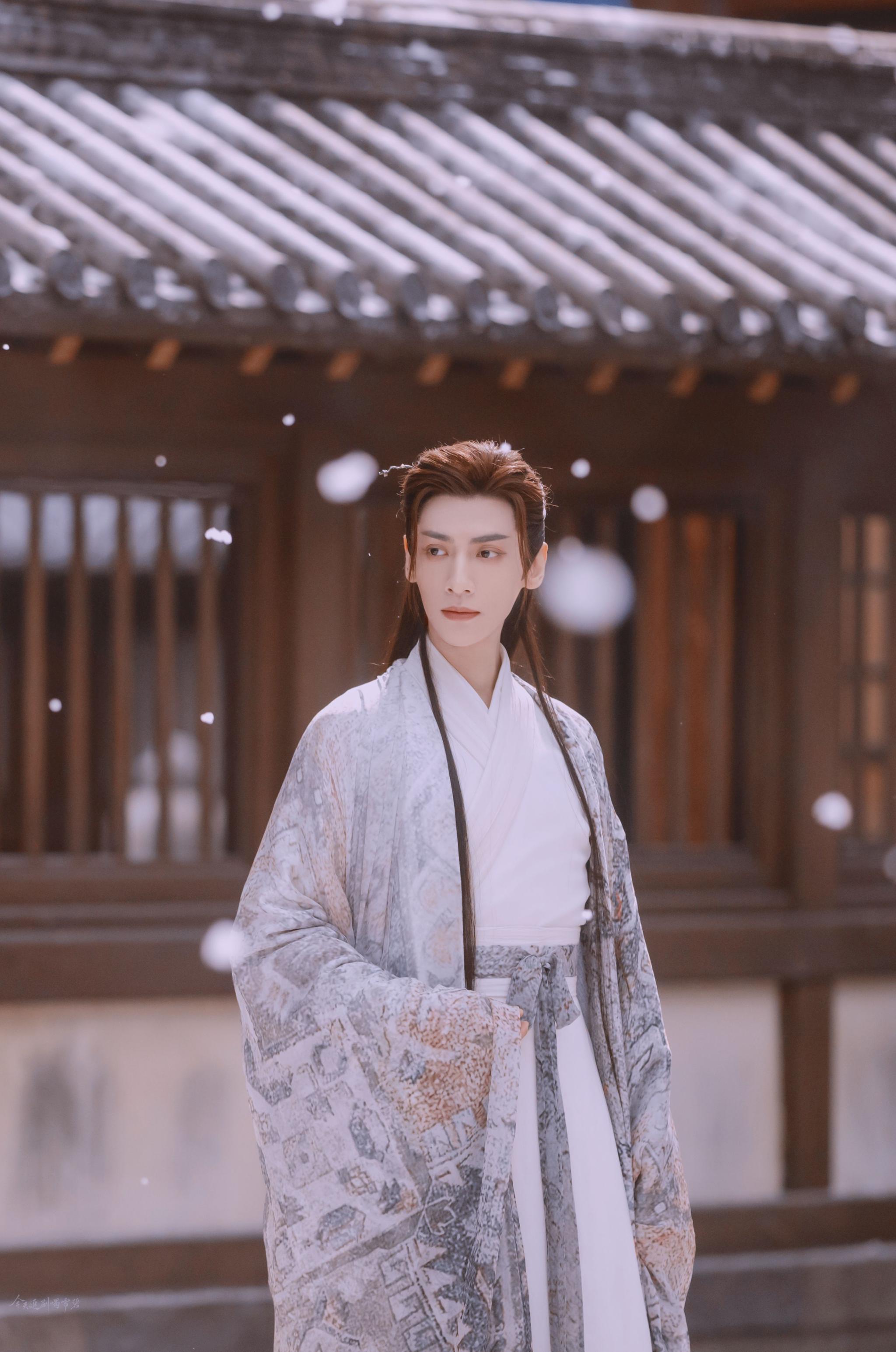 罗云熙|澹台烬 雪地里的小魔神真的好漂亮_高清图集_新浪网