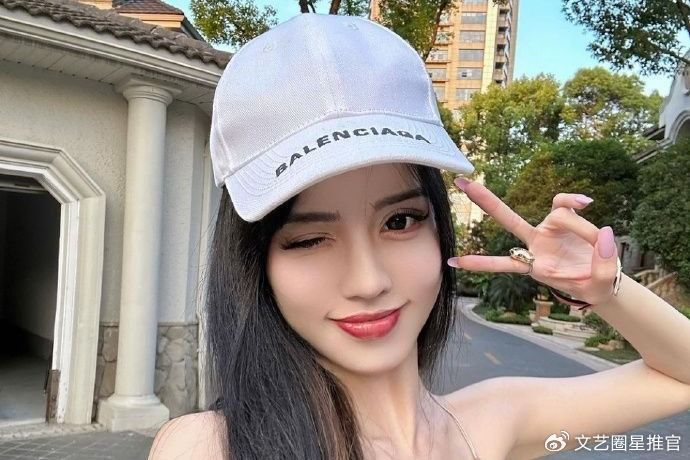 BY2妹妹晒美照!打扮火辣,五官大变认不出,自嘲背锅侠耐人寻味|孙雨|形象|女侠_新浪新闻