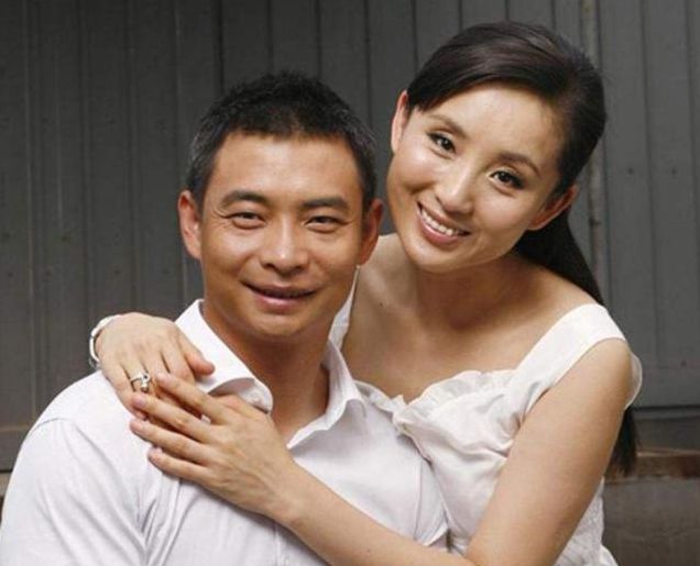 体操王子李小双身价过亿46岁身材强壮娶歌手妻子至今无孩
