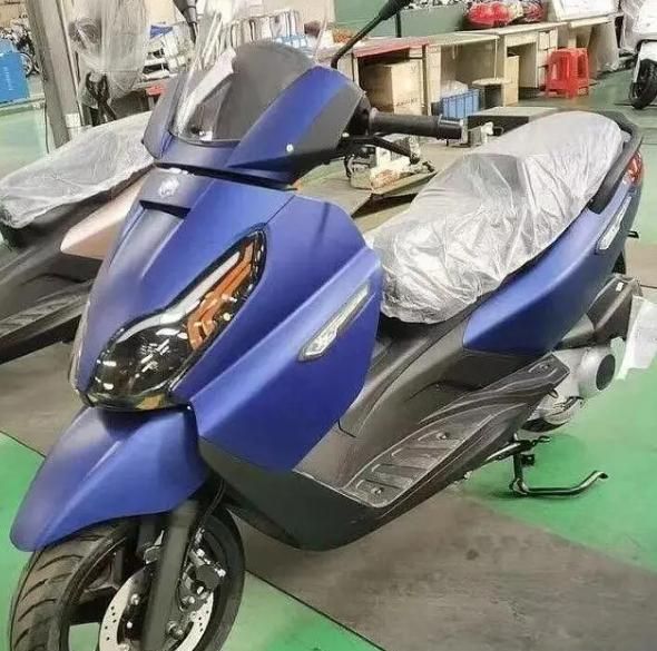 比亚乔官宣x7复古250踏板预告