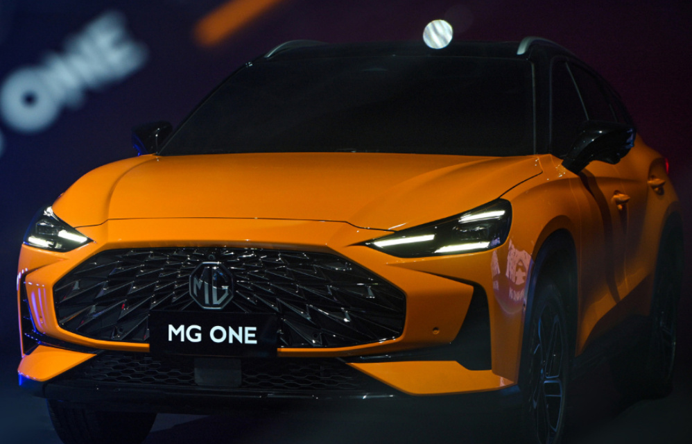 十万级紧凑型SUV如何选？名爵ONE对比吉利帝豪S