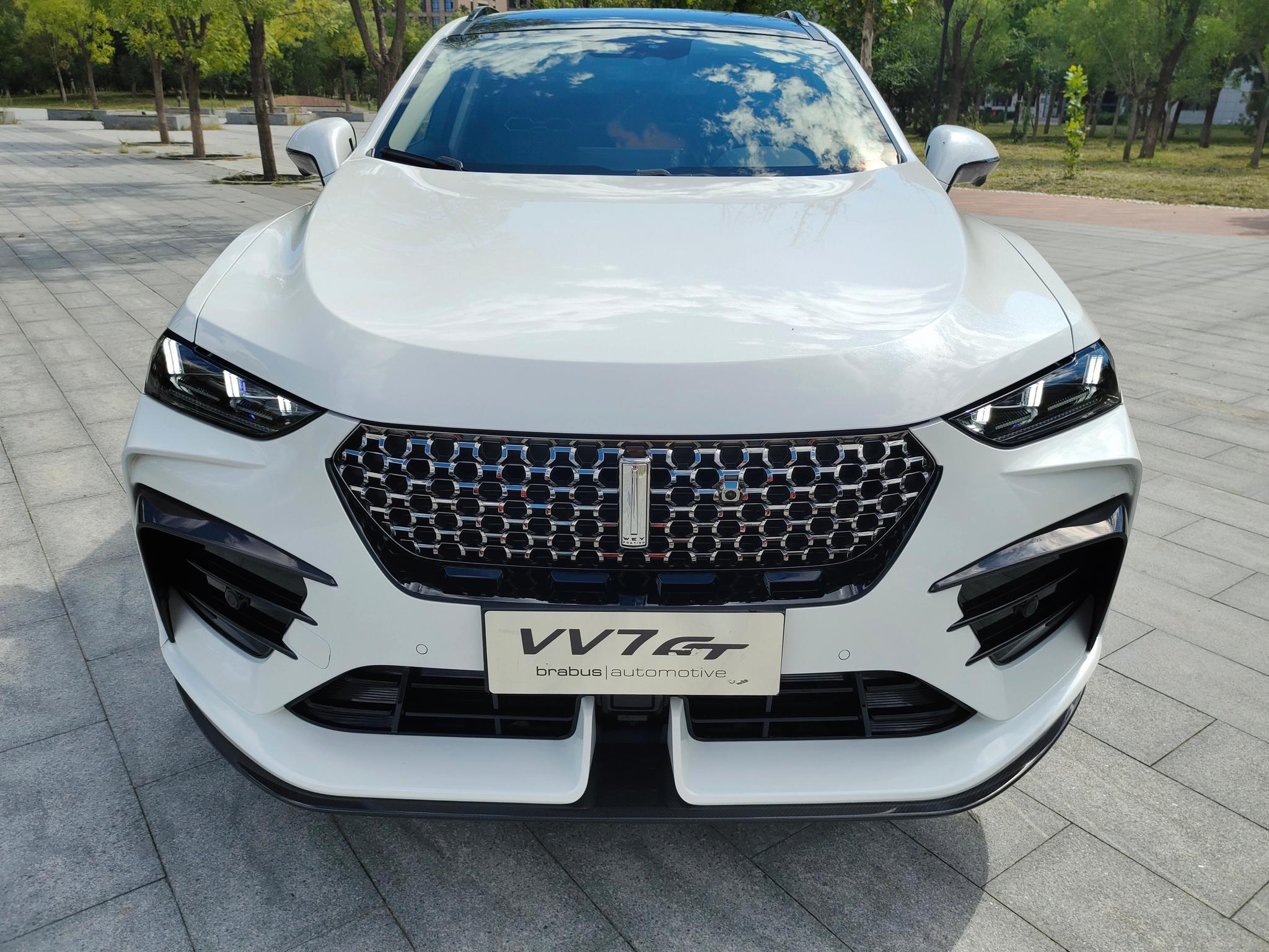 今儿体验vv7 gt巴博斯版,外观用了一些碳纤维套件
