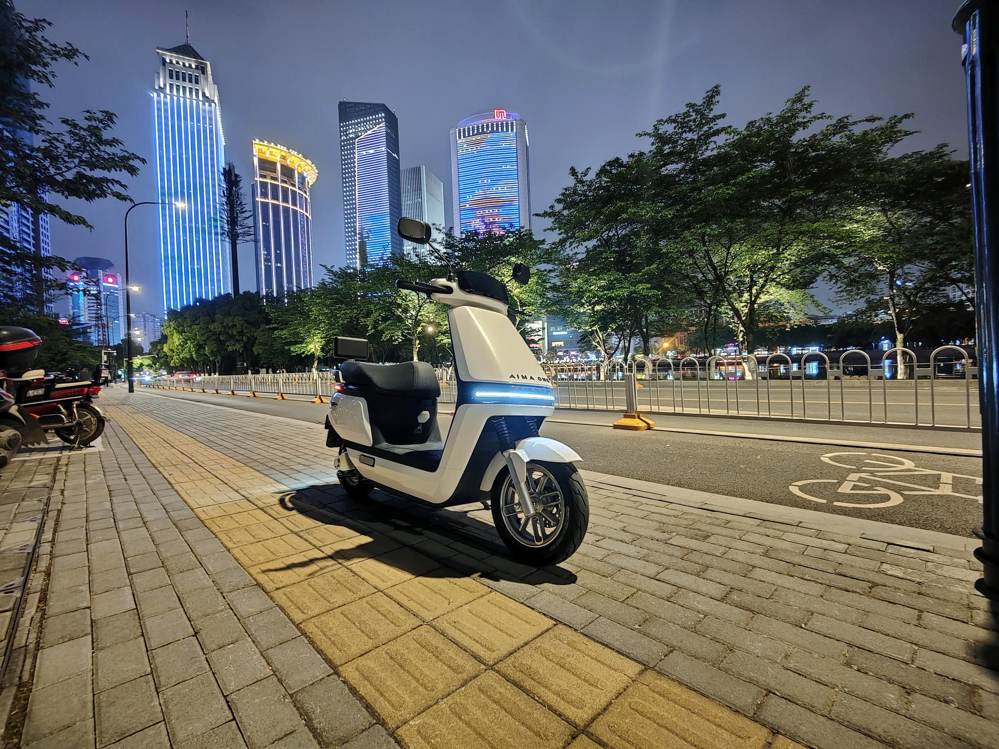 体验简直太舒服了不充电的长续航爱玛a500电动车真机体验