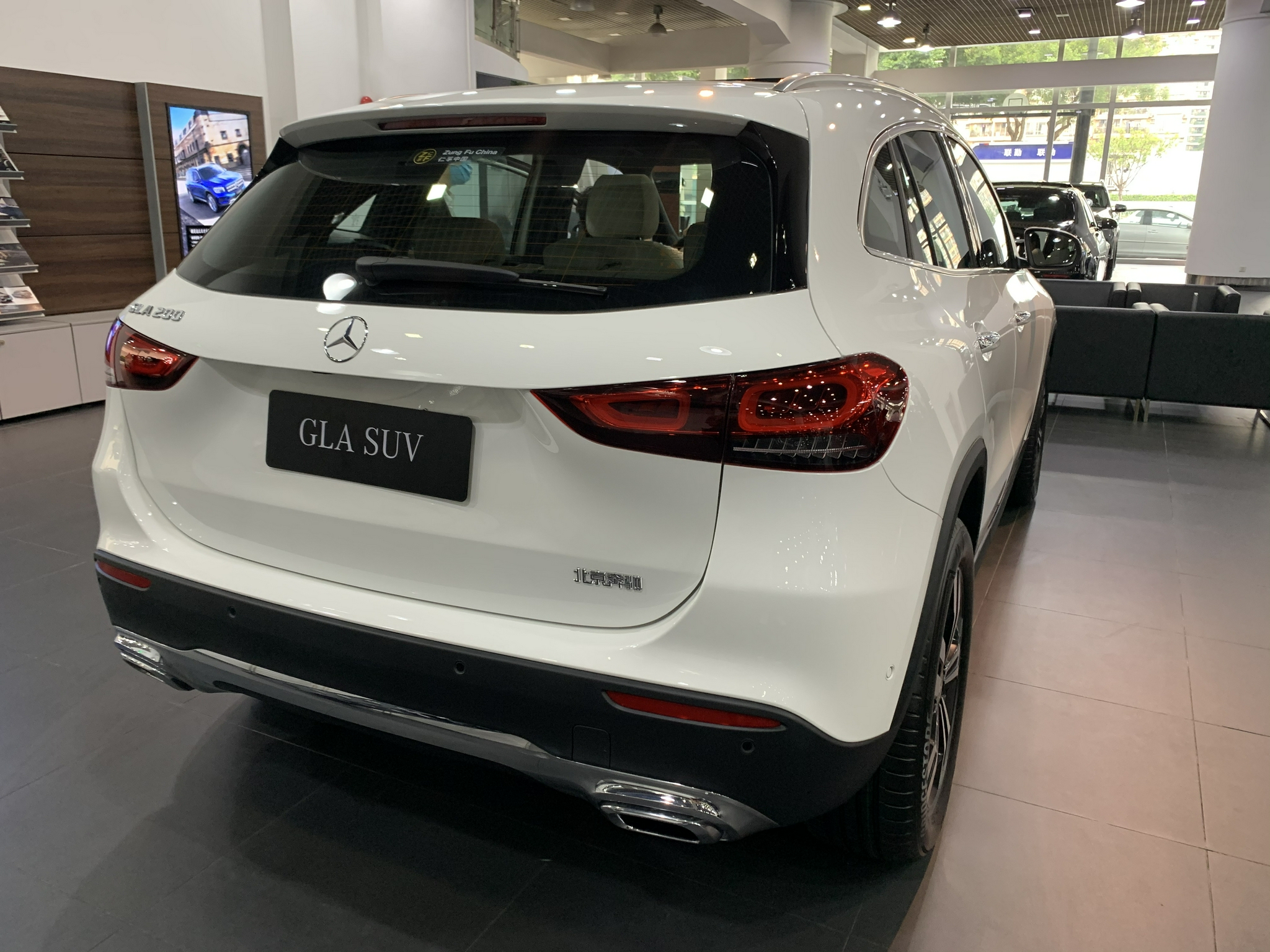 麻雀虽小五脏俱全入门级豪华suv探店全新奔驰gla