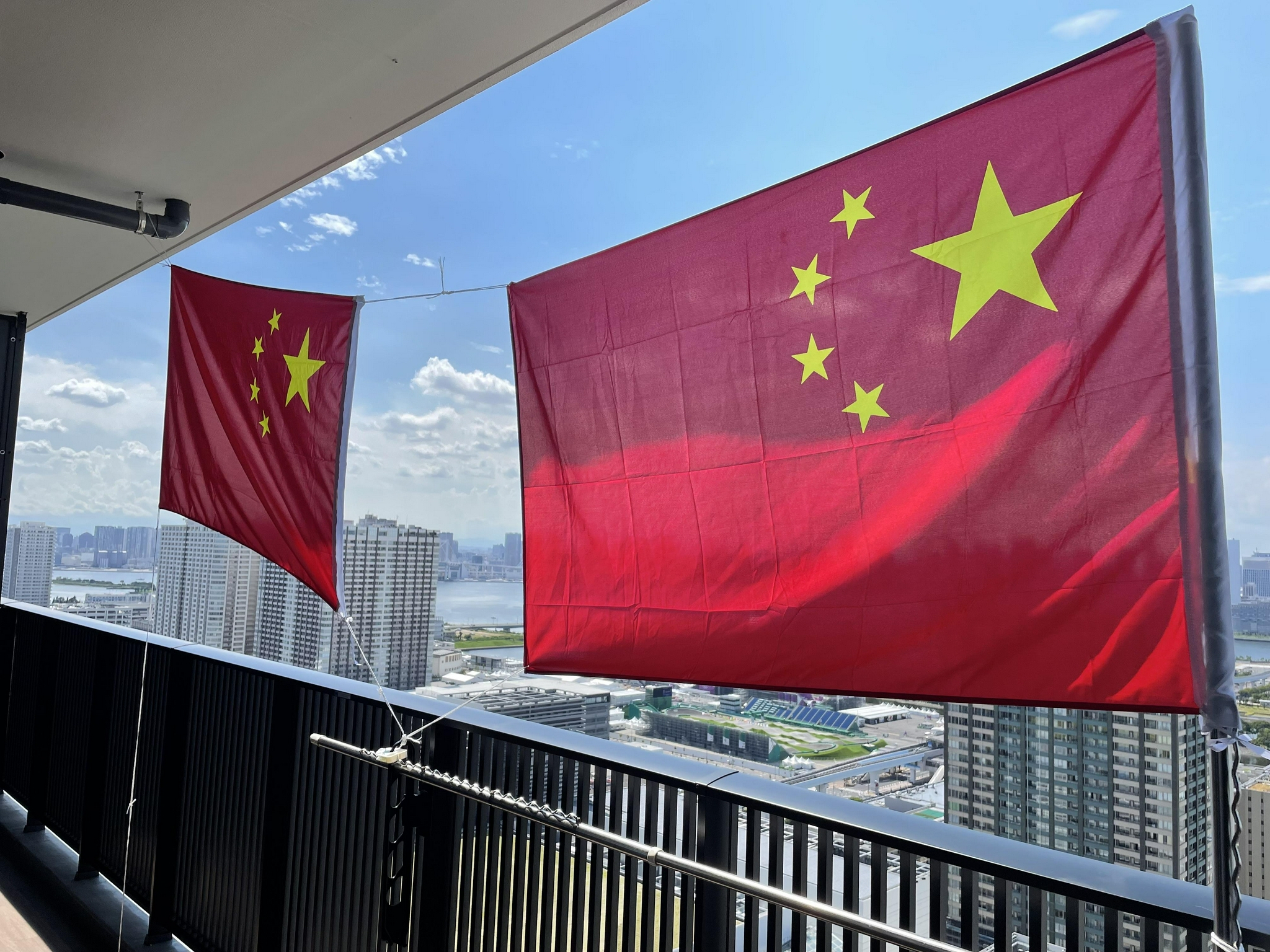 加油,中国队!"吴赟宙说.