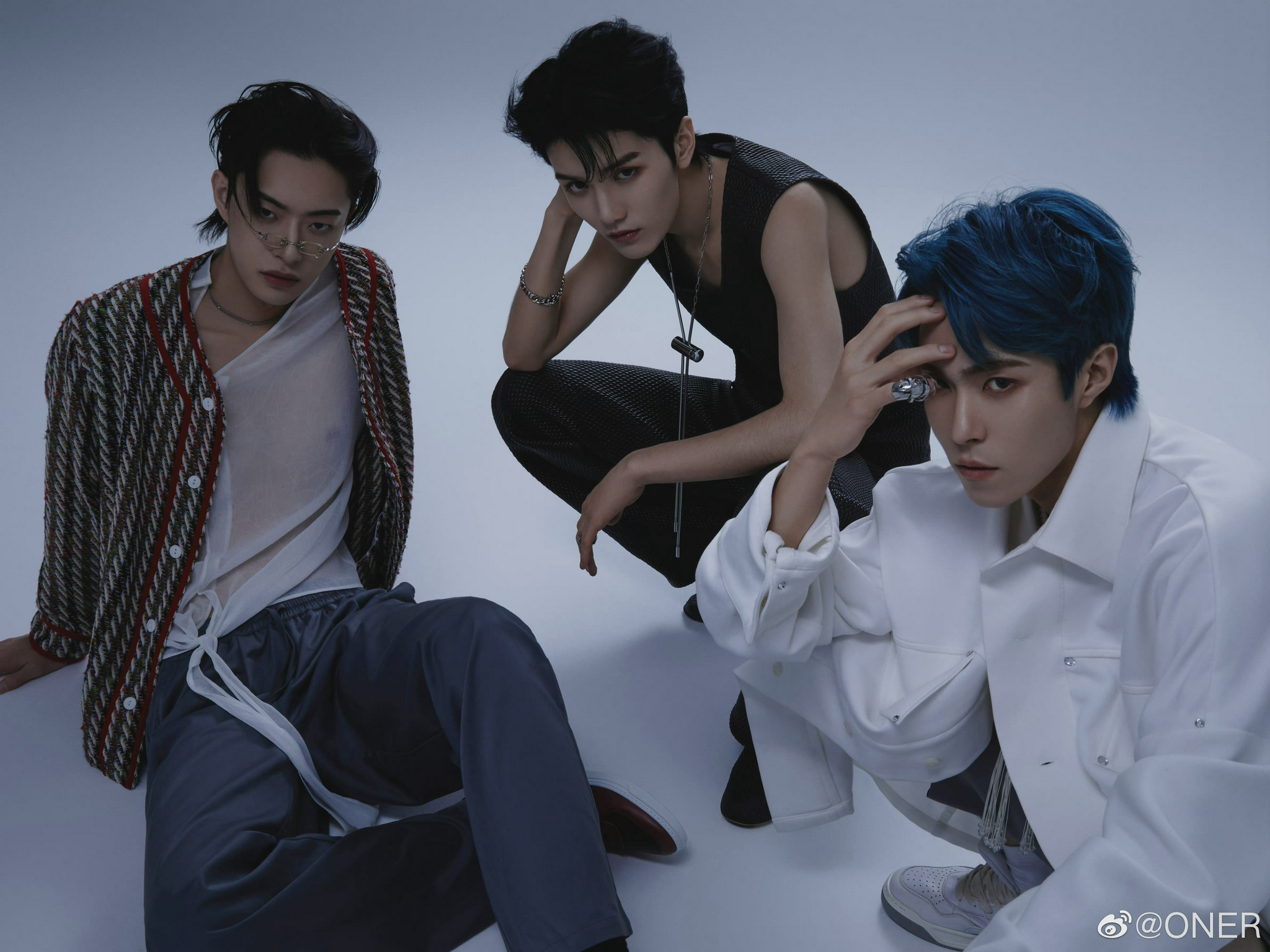 光影的交错,勾勒出俊俏的脸庞,解构摩登时尚,高级感满满～#oner[超话]