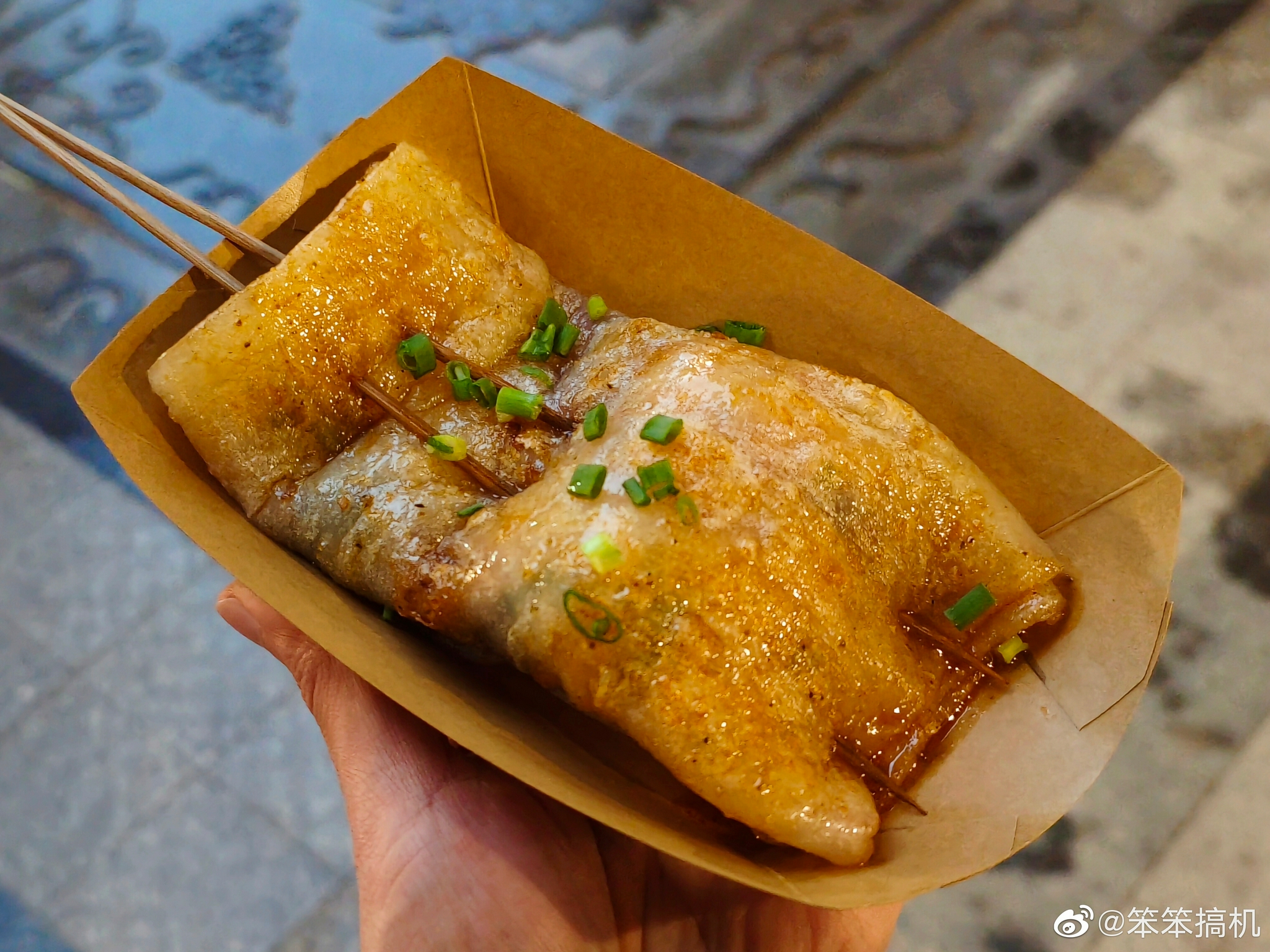 磁器口的苕皮最低配都要八块钱味道也一般