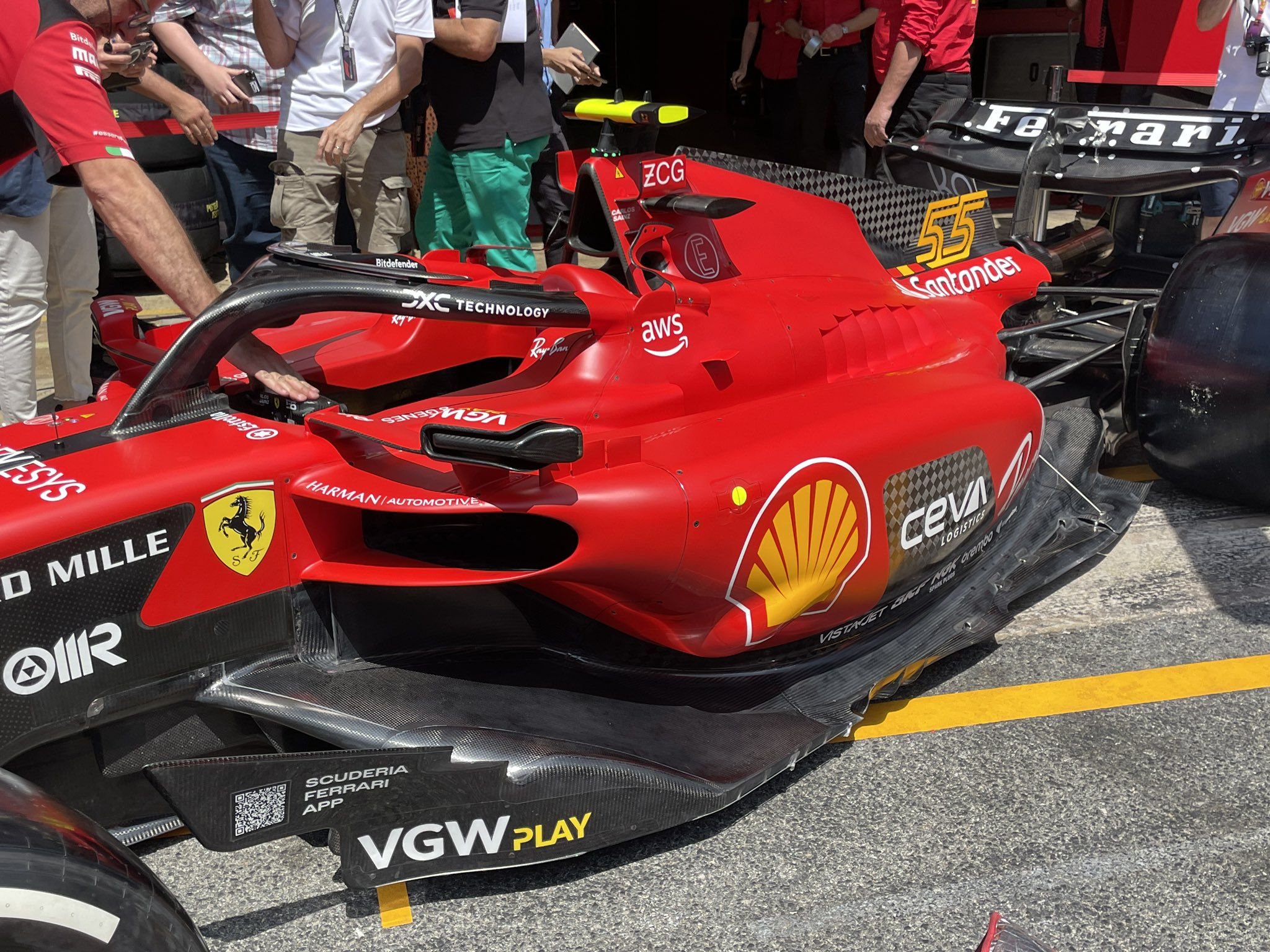 法拉利sf-23新侧箱亮相!_高清图集_新浪网