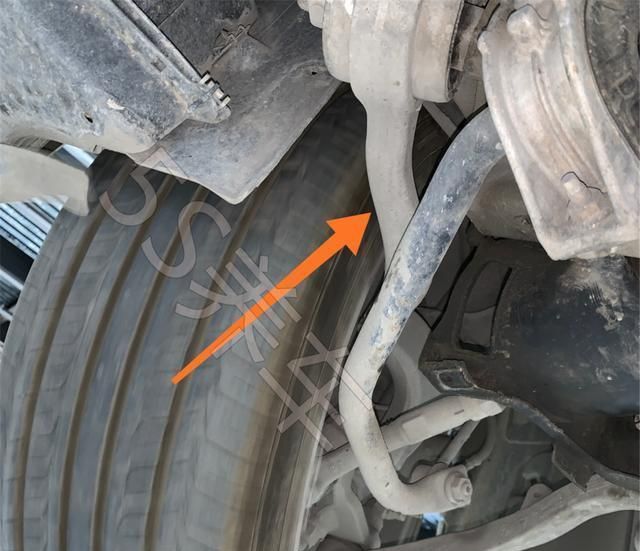 宝马525打方向异响,故障问题检查出来后,车主当场表示修不起