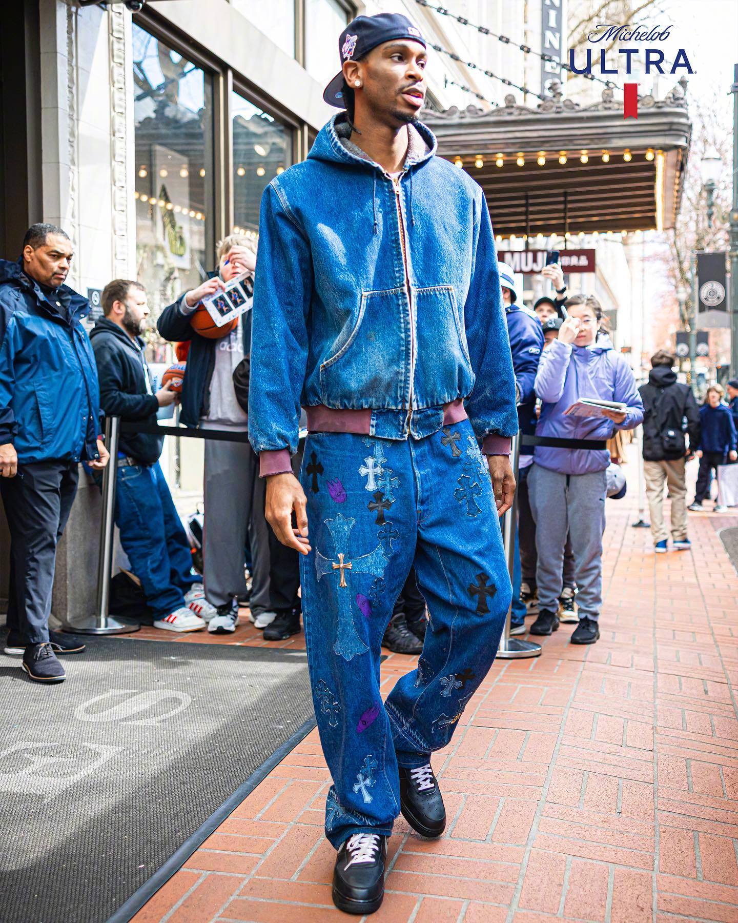 本赛季穿搭界的一颗耀眼新星——亚历山大!_高清图集_新浪网