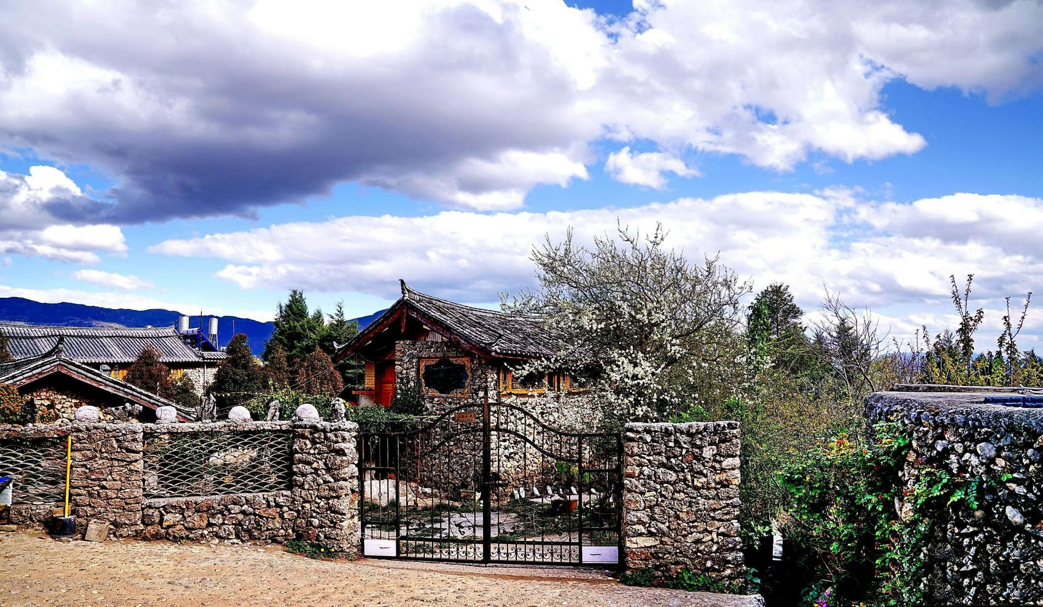 丽江玉湖村,石头垒起来的纳西原始村落_高清图集_新浪网