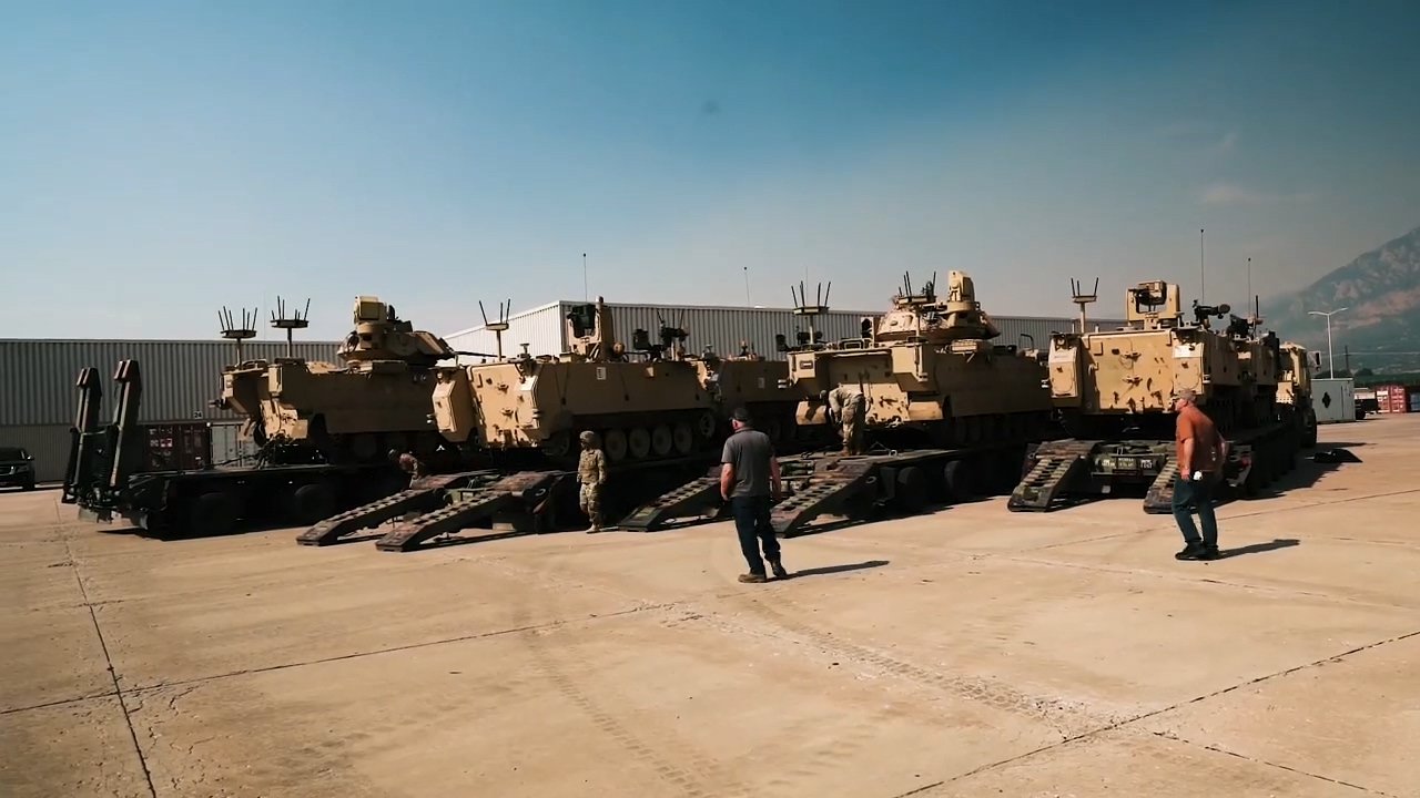 美国陆军第4步兵师第3装甲旅战斗队(abct)第10骑兵团4中队c连的士兵