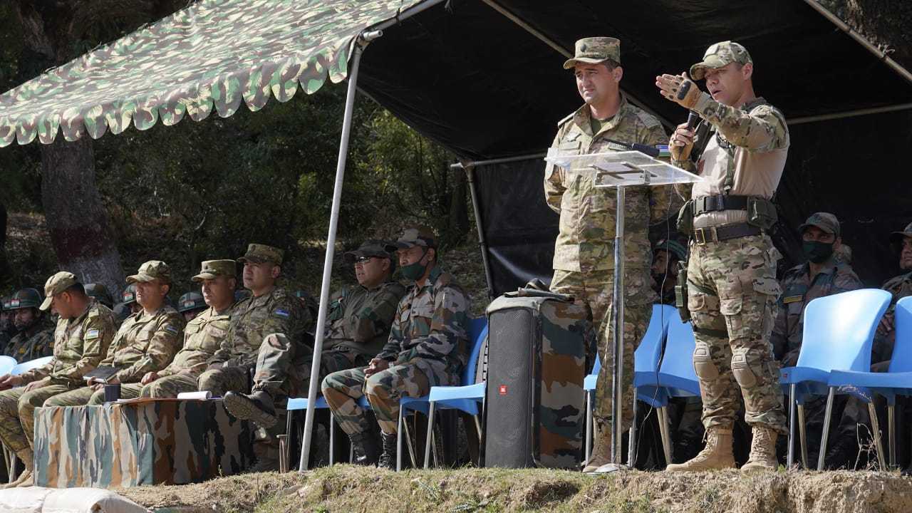1 / 9  3月10日至19日,乌兹别克斯坦军队在印度拉尼科特(ranikhet)