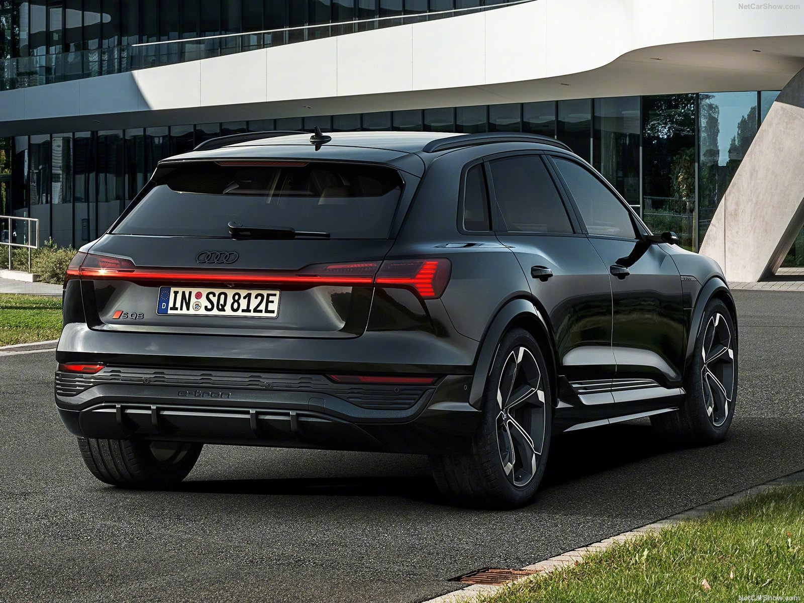 奥迪sq8 e-tron quattro