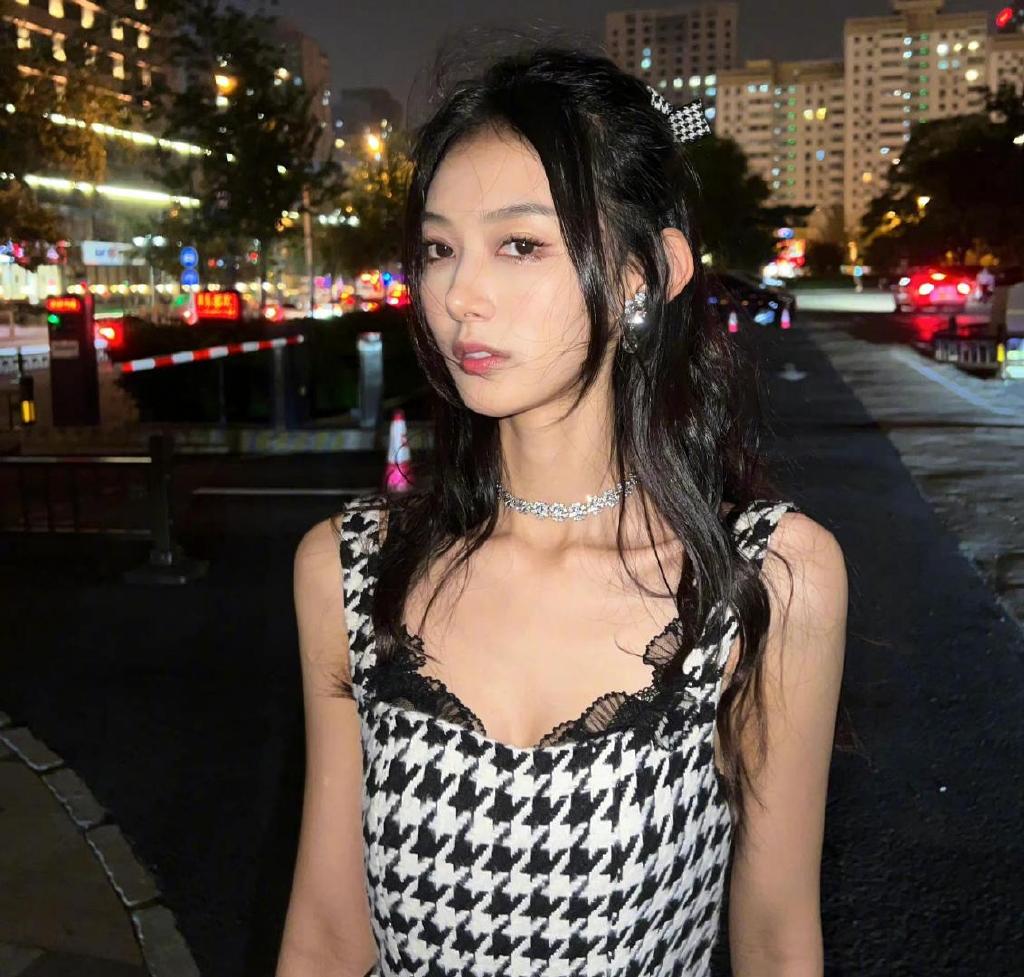 仲尼Johnny婚内出轨,子望发长文重锤,卡琳娜称一切她都知道