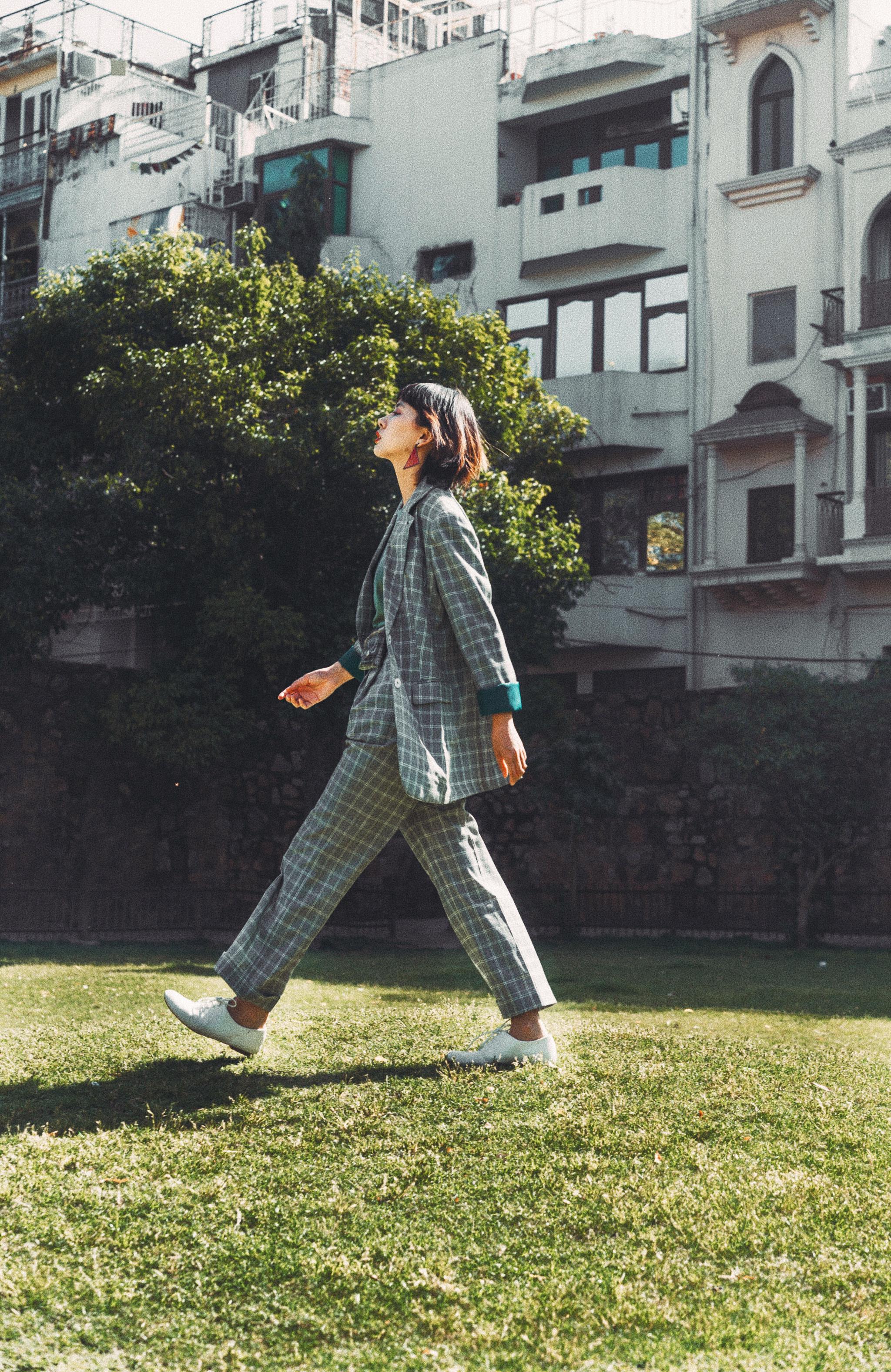 穿西服的帅女孩