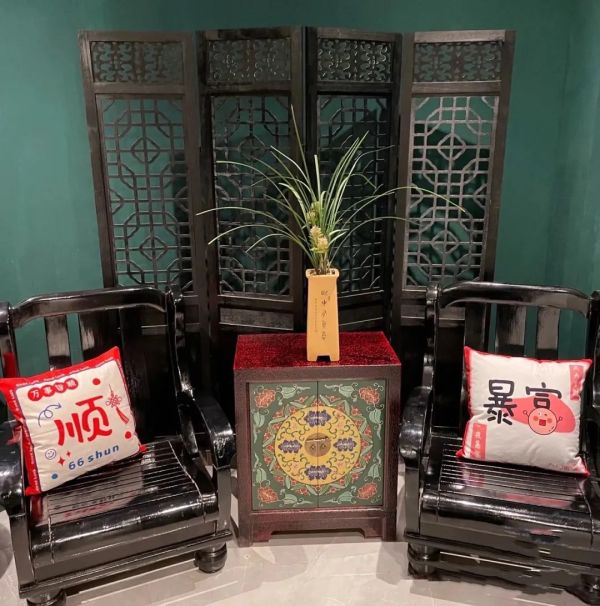 玉城特搜盖碗装咖啡隐藏在巷子的小店满满国潮风