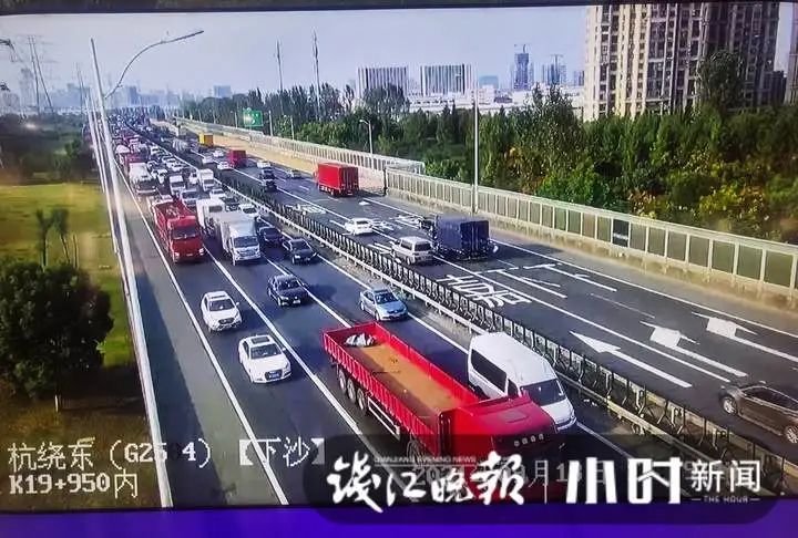 一片红!杭州出城大军已经大排长龙!地铁里全是大包小包,这样的中秋福利太幸福了休闲区蓝鸢梦想 - Www.slyday.coM 一片红!杭州出城大军已经大排长龙!地铁里全是大包小包,这样的中秋福利太幸福了休闲区蓝鸢梦想 - Www.slyday.coM