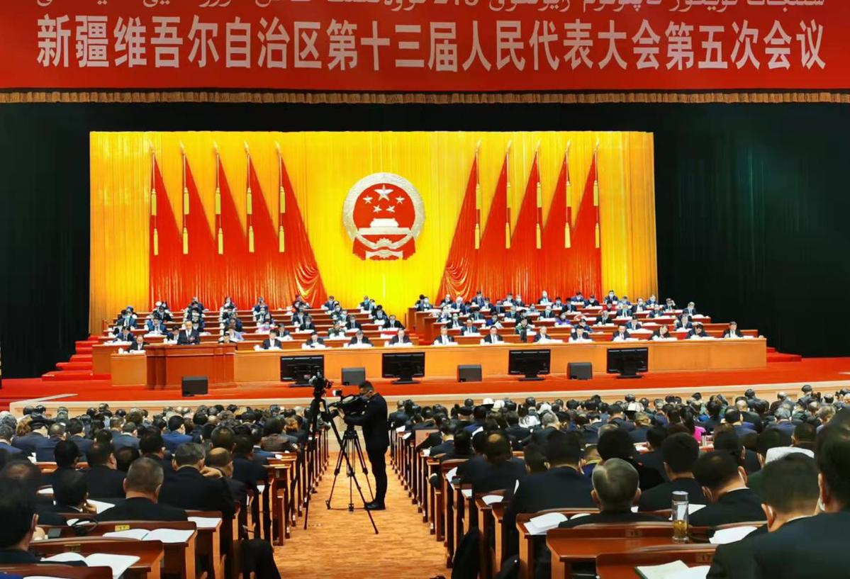 来自新疆各地的人大代表齐聚一堂,共商稳疆兴疆良策,共谱社会稳定和长