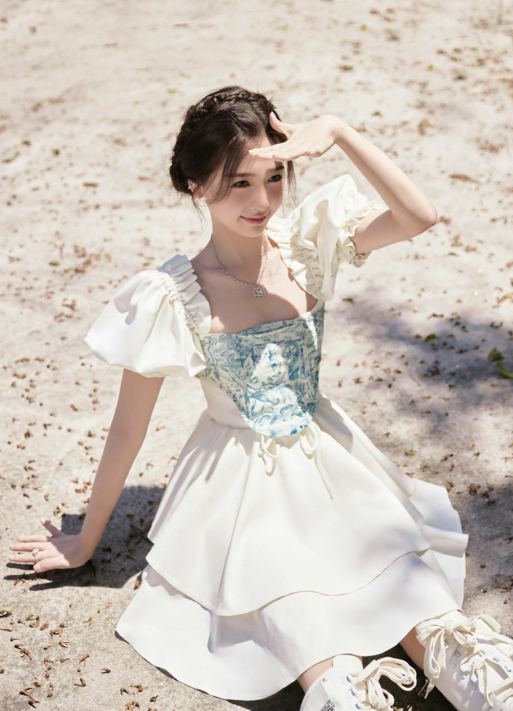 虞书欣白色公主裙造型