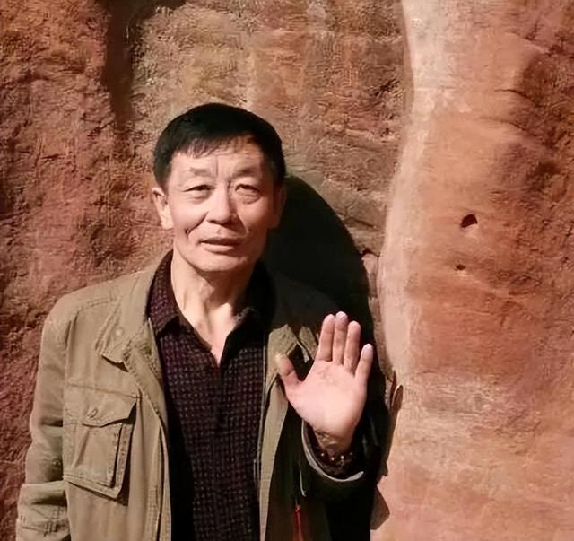 别看TA其貌不扬,这可是我国独有的鸟类休闲区蓝鸢梦想 - Www.slyday.coM 别看TA其貌不扬,这可是我国独有的鸟类休闲区蓝鸢梦想 - Www.slyday.coM