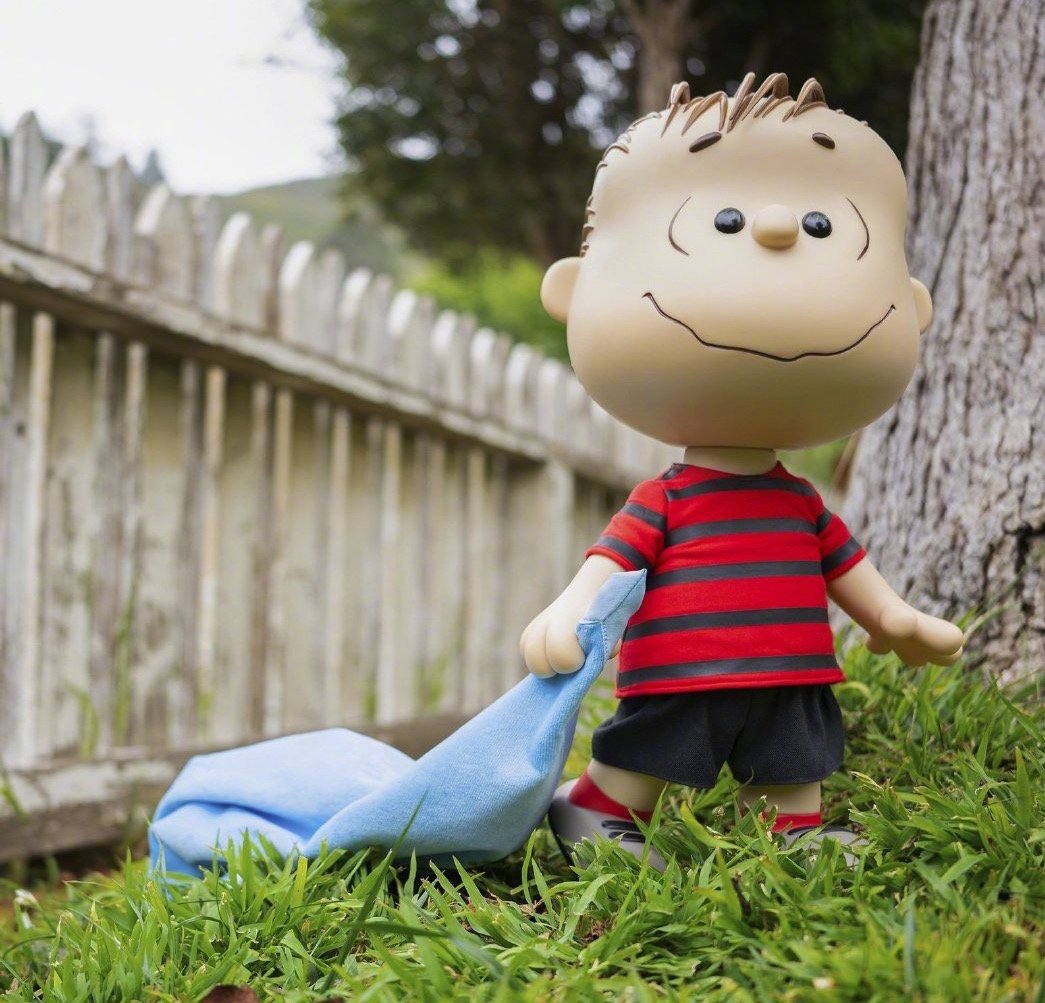 super7继续推出大尺寸史努比系列人物linus