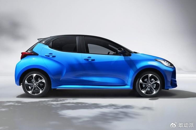 新款丰田yaris官图发布,全新1.5l油混版,性能提升明显