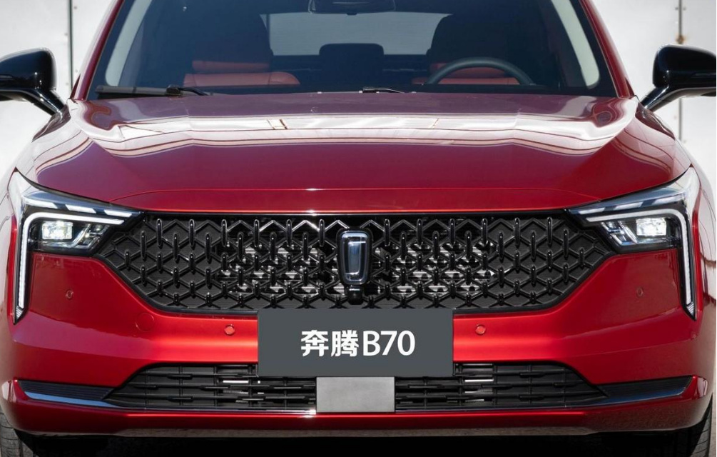 10万元级中型轿车如何选?奔腾B70对比宝骏RC-6
