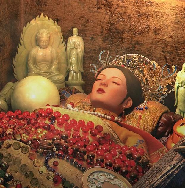 孙殿英盗取慈禧墓全过程,毫无技术含量,糟蹋国宝,慈禧被割喉