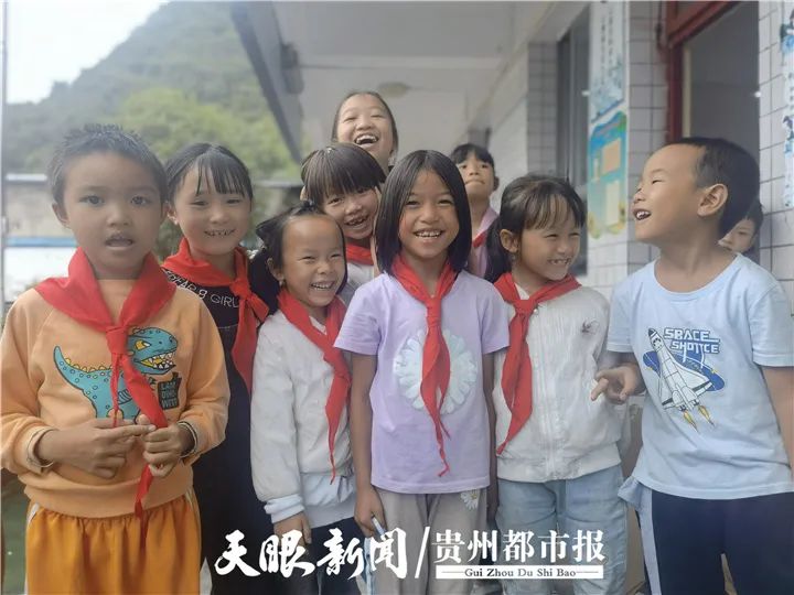 吃月饼，拆盲盒…与平坝大狗场小学的孩子们“益”起过中秋休闲区蓝鸢梦想 - Www.slyday.coM