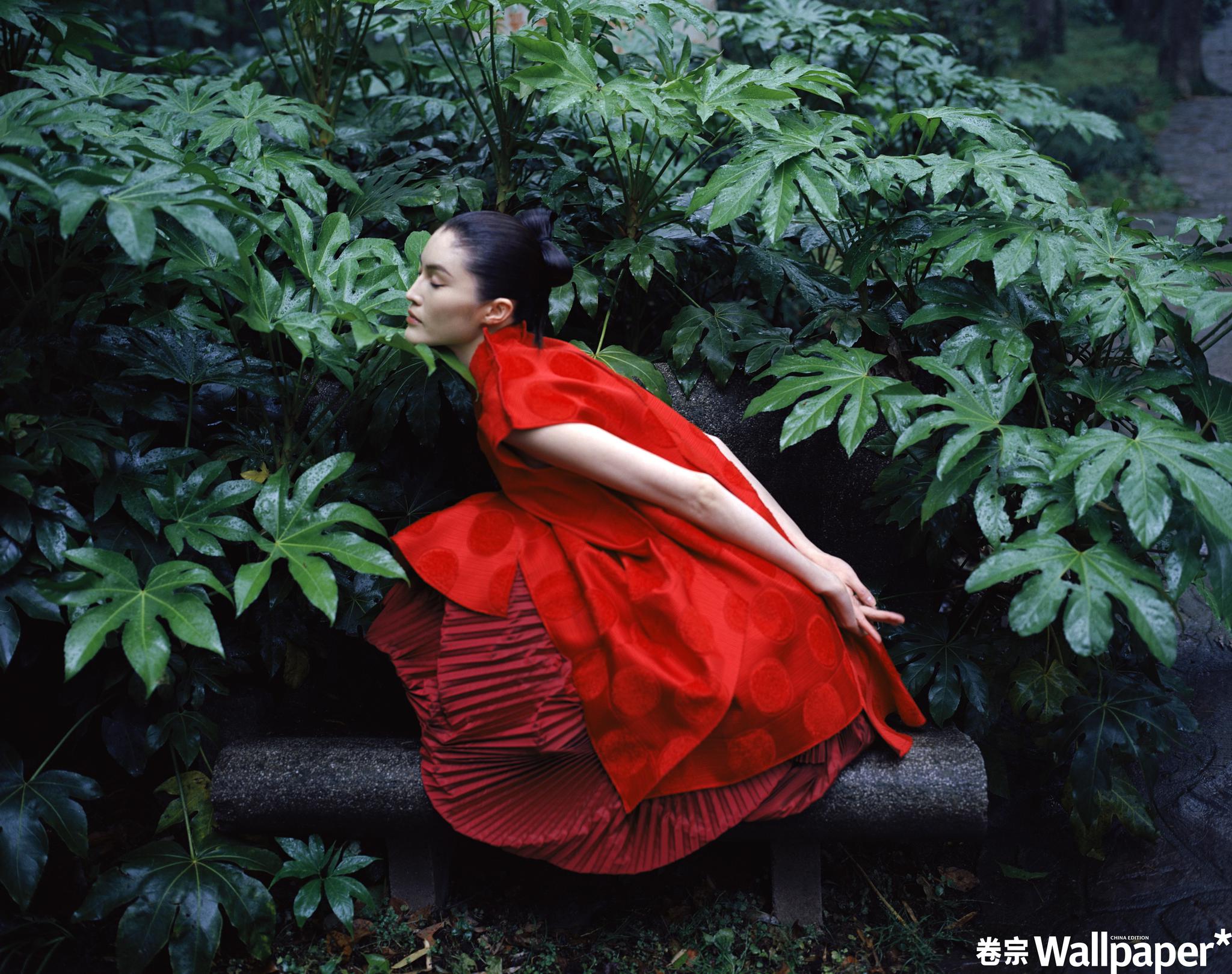 国模封面大片都拍的太用心了,这次由超模何穗担纲,大片回到了摄影师