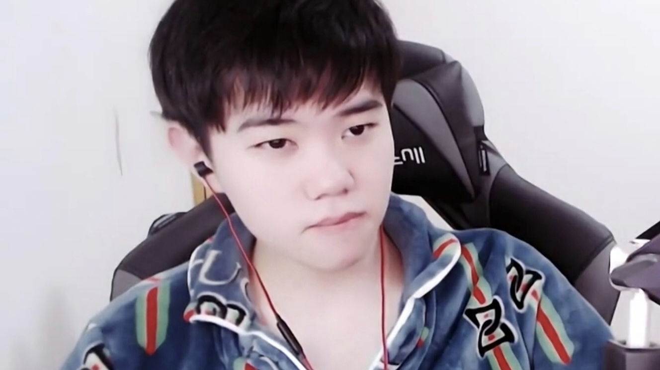 玩得菜还不承认,骚队友操作吓跑主播|韩涵|老夫子|队友_新浪新闻