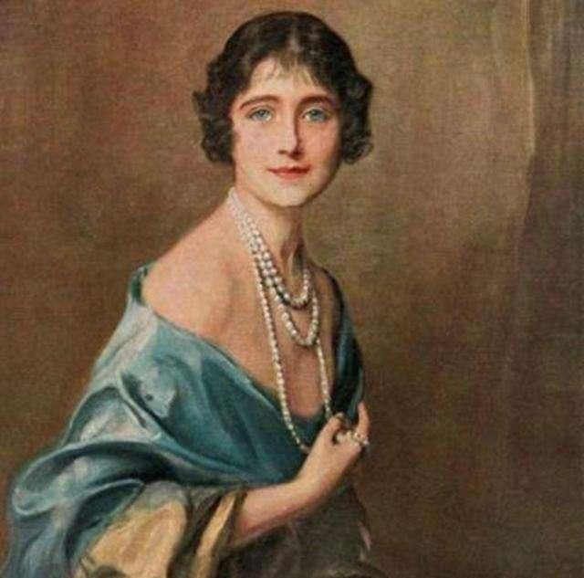 此女名为玛丽·泰瑞丝·夏绿蒂,她是路易十六最宠爱的女儿,史称其为"