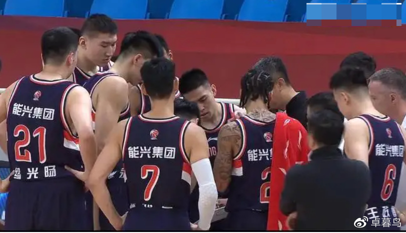 这什么球局?两边教练竟然都上了!穿着广州队服的林书豪有点陌生休闲区蓝鸢梦想 - Www.slyday.coM 这什么球局?两边教练竟然都上了!穿着广州队服的林书豪有点陌生休闲区蓝鸢梦想 - Www.slyday.coM