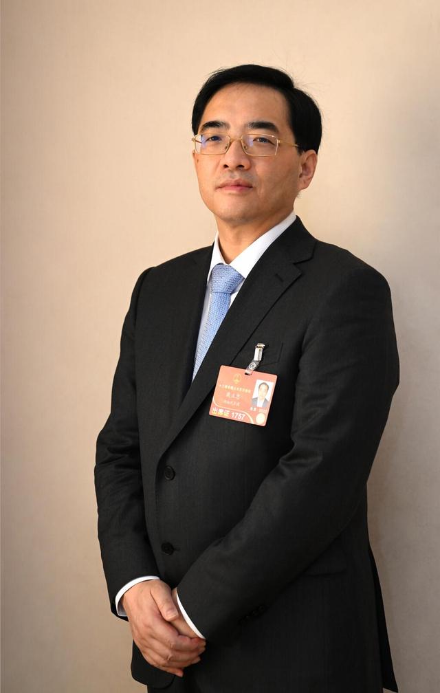 戴立忠代表提升县域核酸检测能力做好重大疾病防控