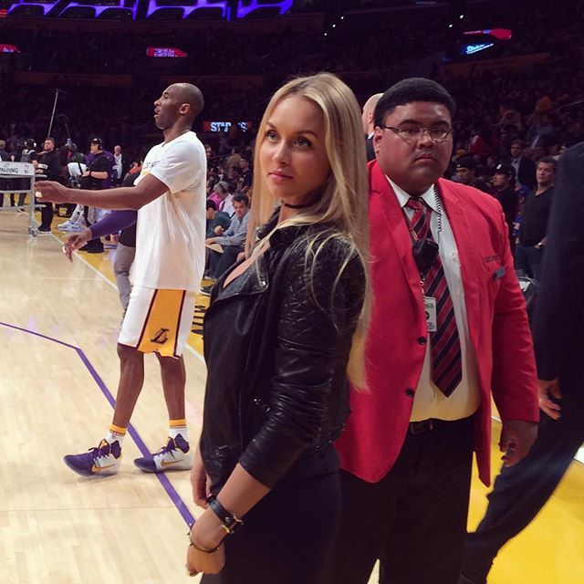 湖人球迷阿美来-维克曼,丹麦模特,身高1米8,腿长两米